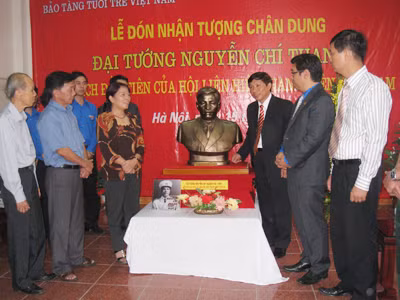 Lễ đón nhận tượng Đại tướng Nguyễn Chí Thanh