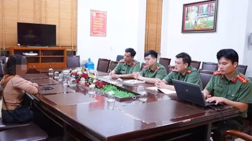Bà Đ.T.H tại cơ quan Công an. Bà Đ.T.H tại cơ quan Công an.