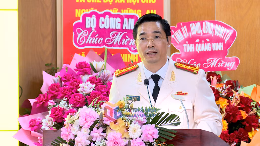 Đại tá Trần Văn Phúc phát biểu nhận nhiệm vụ. Ảnh QMG. Đại tá Trần Văn Phúc phát biểu nhận nhiệm vụ. Ảnh QMG.