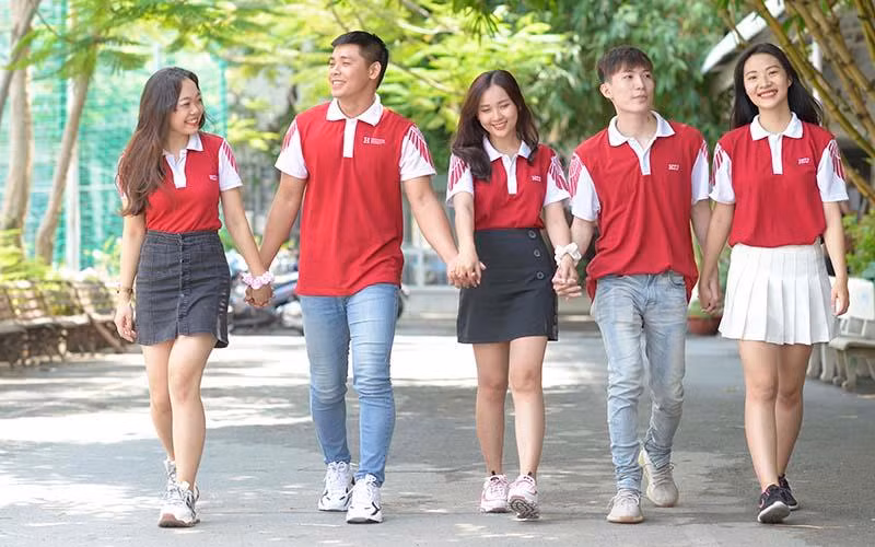 Nhiều trường đại học tư thục vẫn tiếp tục nhận hồ sơ của teen. Ảnh minh họa từ Internet.
