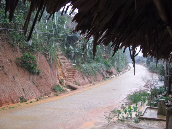 Năm 2012, nhiều trận mưa đá xuất hiện trên địa bàn các huyện miền núi của tỉnh Thanh Hoá. Ảnh: Hoàng Lam
