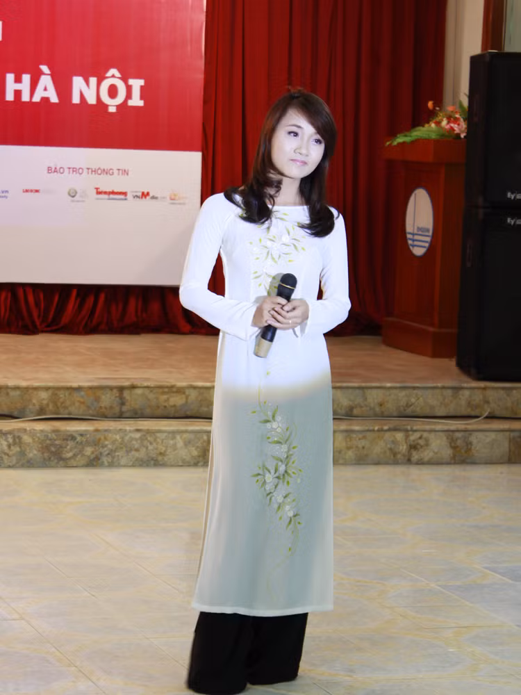 Ngô Mỹ Hạnh (ĐH Sư phạm) trong ca khúc 