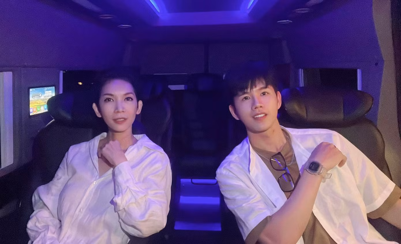 "Trò cưng" của siêu mẫu Xuân Lan sở hữu giao diện điển trai và giọng hát ngọt ngào. "Trò cưng" của siêu mẫu Xuân Lan sở hữu giao diện điển trai và giọng hát ngọt ngào.