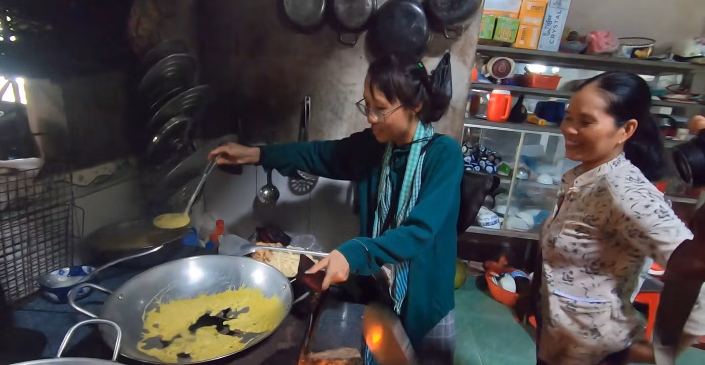 Người dân Tiền Giang cũng rất mến khách, sẵn sàng cho "vào bếp" để trải nghiệm làm đồ ăn theo "phương pháp" miền Tây