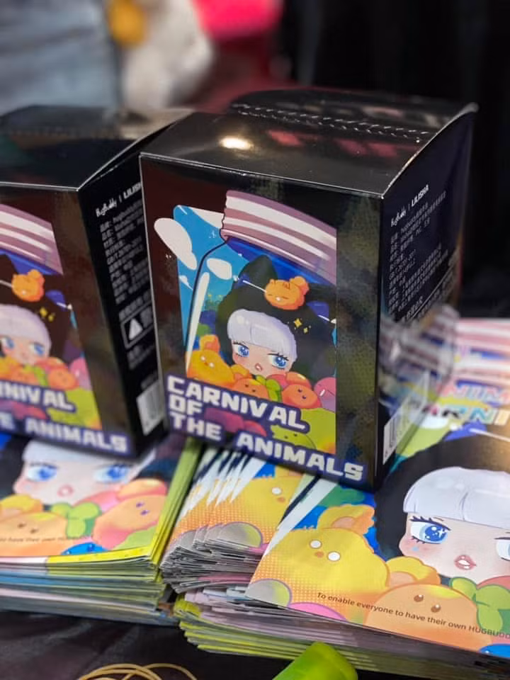 Các gian hàng trưng bày Blind Box với ê hề Baby Three khiến giới trẻ mê mẩn Ảnh: Dũng Hoàng