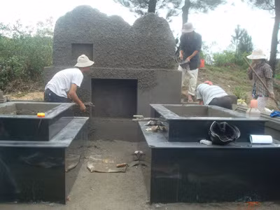 Mộ vợ chồng Phùng Quán đang được khẩn trương xây dựng