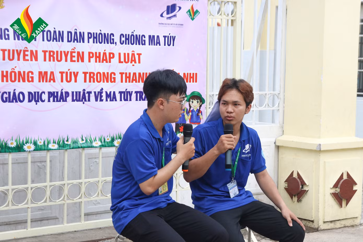 Ảnh: Áo xanh OU
