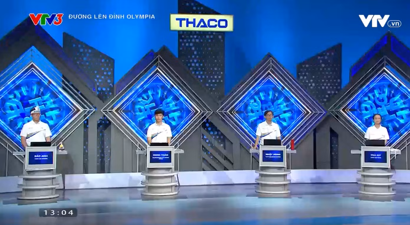 Trận tranh tài hấp dẫn giữa bốn thí sinh xuất sắc.