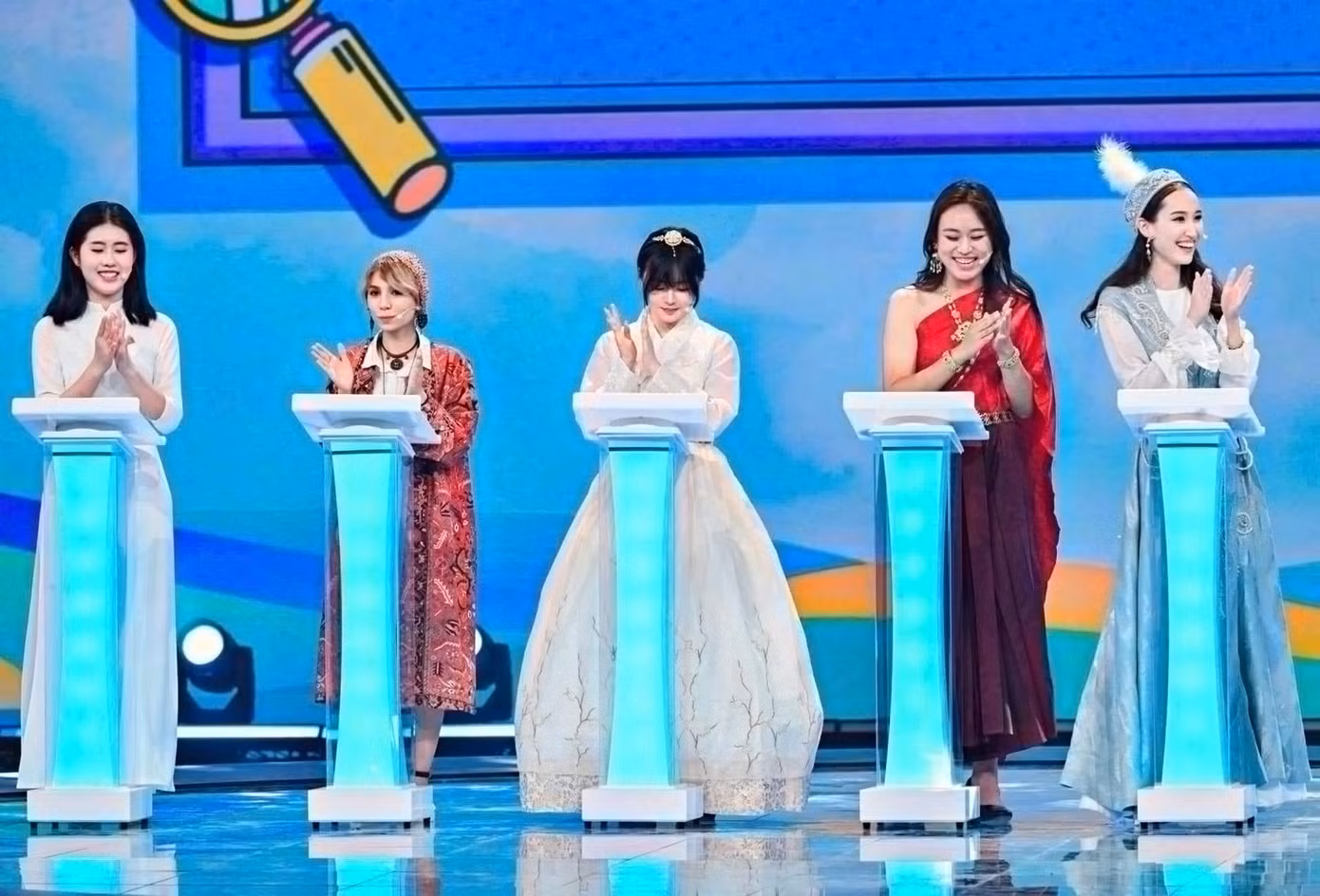 Thanh Trúc (ngoài cùng bên trái) tham gia tranh tài cùng với 146 thí sinh đến từ các nước trên thế giới. Ảnh: NVCC Thanh Trúc (ngoài cùng bên trái) tham gia tranh tài cùng với 146 thí sinh đến từ các nước trên thế giới. Ảnh: NVCC