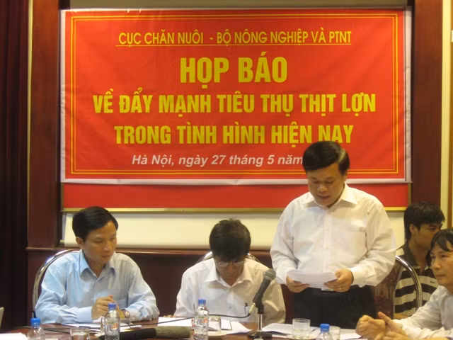 Sẽ tăng cường kiểm dịch và cung cấp thông tin tới từng hộ chăn nuôi. Ảnh: Văn Việt