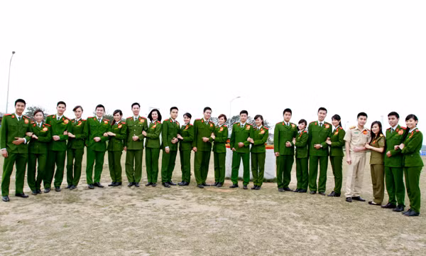 Tham dự cuộc thi có 11 cặp đôi đại diện xuất sắc cho mỗi khóa, chuyên ngành. Đối với một số thí sinh đây là lần đầu tiên tham gia hoạt động chụp ảnh ngoại cảnh trong một cuộc thi