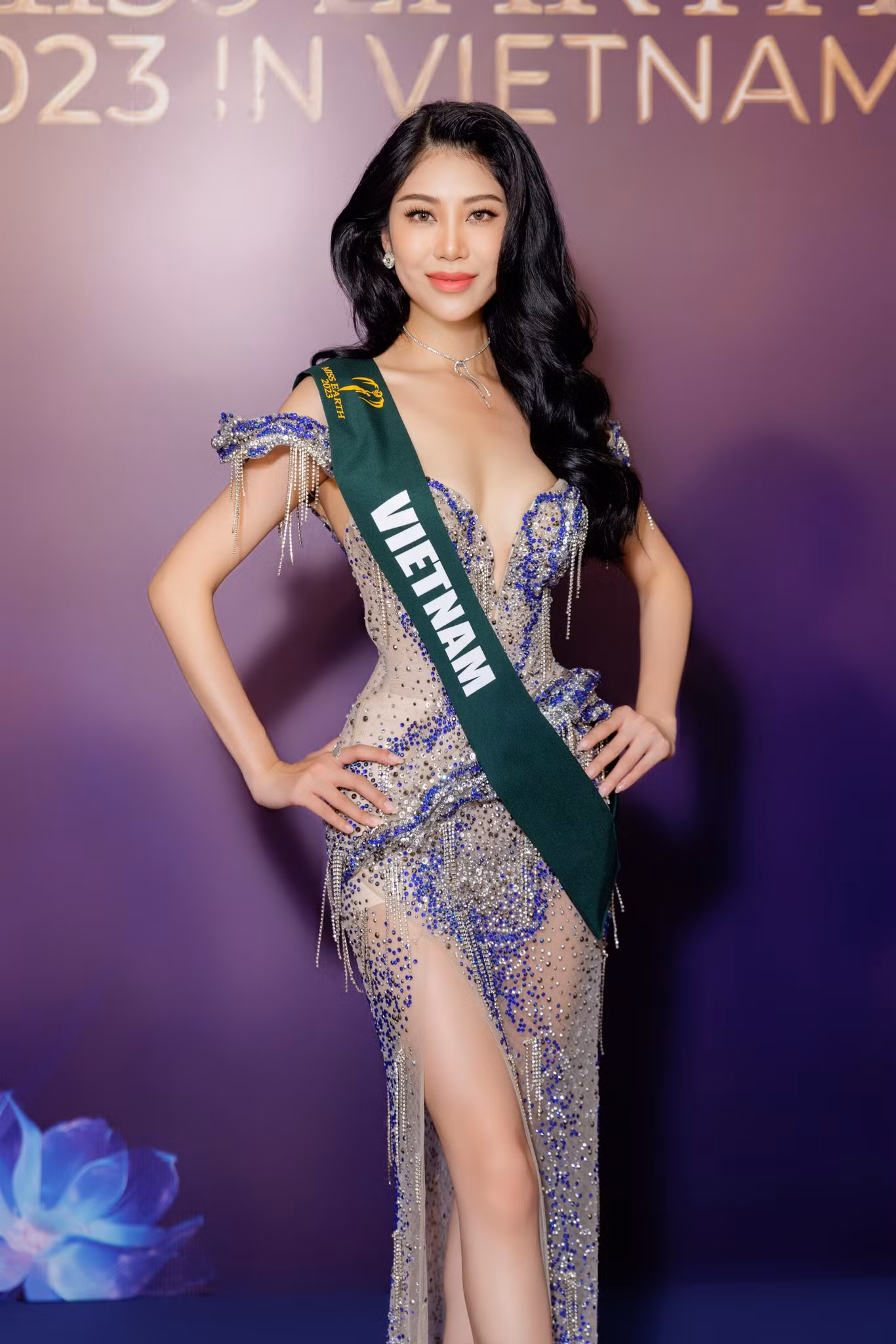 Lan Anh sinh năm 1997, cao 1,71 m, số đo hình thể 85-60-95 cm. Người đẹp là gương mặt mới, kỹ năng trình diễn catwalk, biểu cảm còn yếu. Tuy nhiên, cô có lợi thế là thí sinh chủ nhà của Hoa hậu Trái Đất 2023. Bên cạnh đó, Lan Anh có thế mạnh về thuyết trình và dự án môi trường ấn tượng. Lan Anh sinh năm 1997, cao 1,71 m, số đo hình thể 85-60-95 cm. Người đẹp là gương mặt mới, kỹ năng trình diễn catwalk, biểu cảm còn yếu. Tuy nhiên, cô có lợi thế là thí sinh chủ nhà của Hoa hậu Trái Đất 2023. Bên cạnh đó, Lan Anh có thế mạnh về thuyết trình và dự án môi trường ấn tượng.