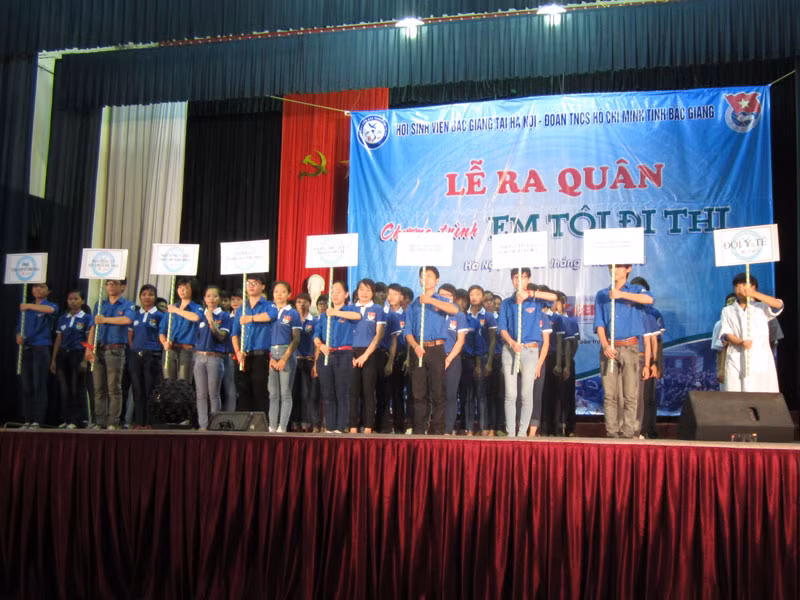 9 đội tình nguyện chính sẽ giúp các em học sinh. 9 đội tình nguyện chính sẽ giúp các em học sinh