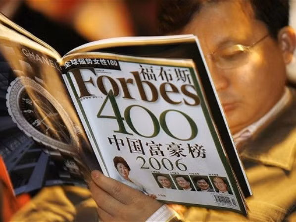 Forbes nổi tiếng về bảng xếp hạng hàng năm những nhân vật giàu có nhất thế giới. Ảnh: TTXVN