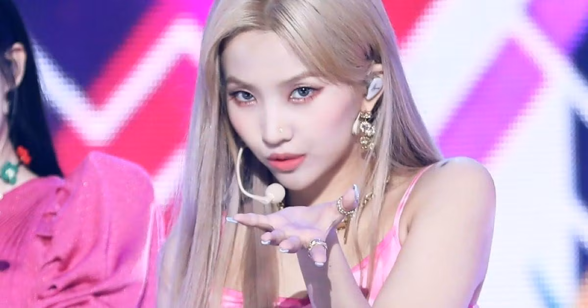 Trước khi ra mắt cùng (G)I-DLE, Soyeon cũng đã từng phát hành single cá nhân Jelly, nhận được nhiều sự ủng hộ từ công chúng. Trước khi ra mắt cùng (G)I-DLE, Soyeon cũng đã từng phát hành single cá nhân Jelly, nhận được nhiều sự ủng hộ từ công chúng.