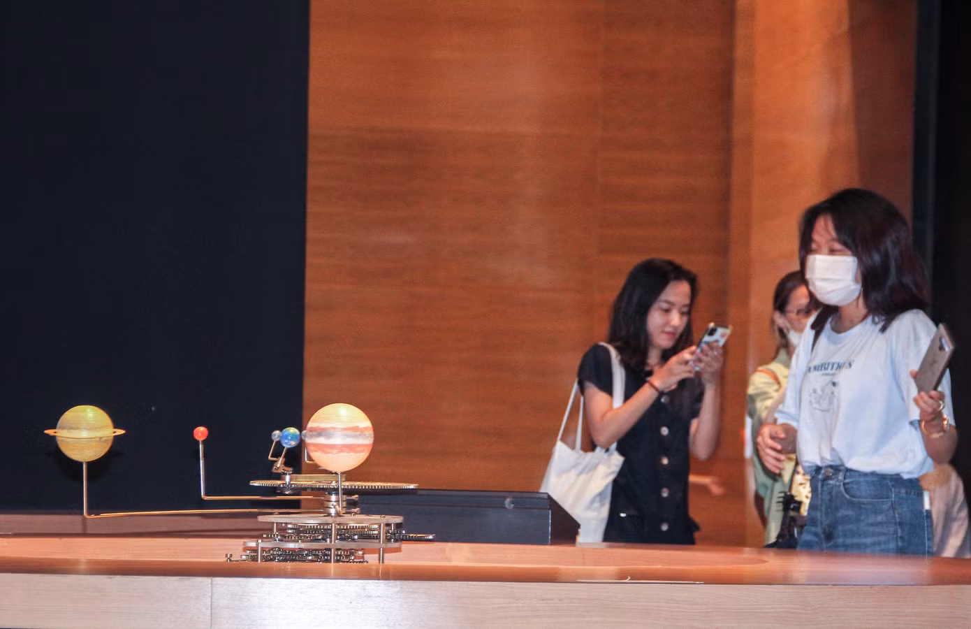Nằm trên trục đường Đại lộ khoa học trong Khu Đô thị Khoa học Quy Hòa thuộc phường Ghềnh Ráng (TP Quy Nhơn, Bình Định), Tổ hợp Không gian khoa học không chỉ là nơi hội tụ các nhà khoa học hàng đầu trong nước và thế giới, các nhà Nobel mà còn là điểm đến du lịch "độc nhất vô nhị" ở Việt Nam. Ảnh: Trương Định