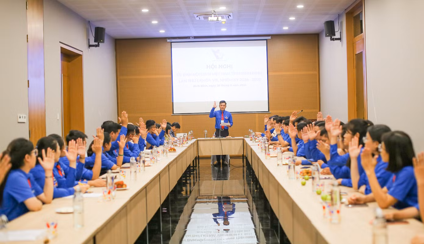 Hội nghị Ủy ban Hội LHTN Việt Nam tỉnh Bình Định khóa VIII lần thứ nhất. Ảnh: Trương Định