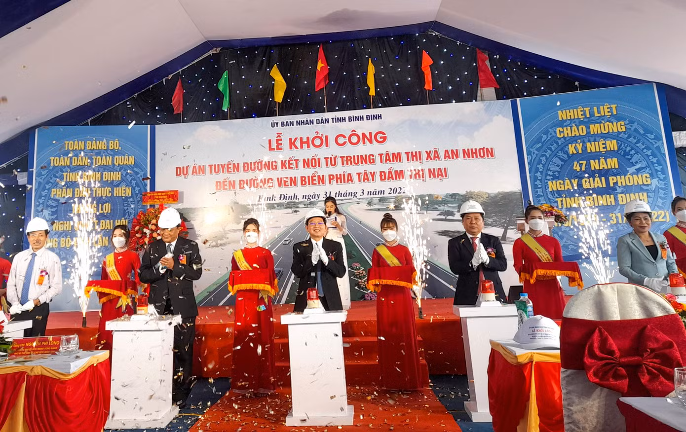 Khởi công tuyến đường kết nối từ trung tâm TX An Nhơn đến đường ven biển phía tây đầm Thị Nại. Ảnh: Trương Định