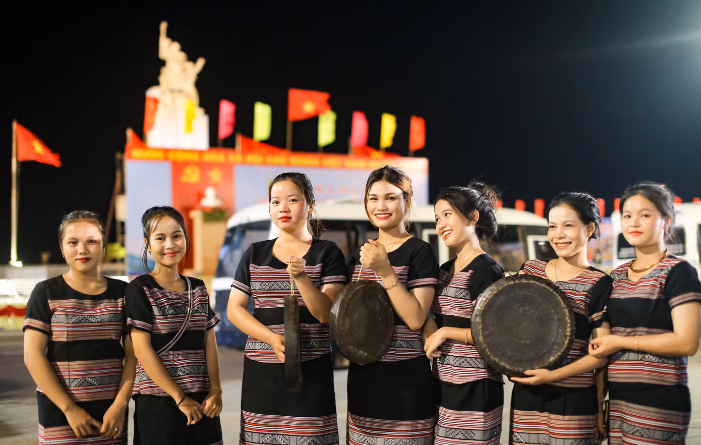 Các đơn vị tham gia buổi liên hoan. Ảnh: Trương Định Các đơn vị tham gia buổi liên hoan. Ảnh: Trương Định