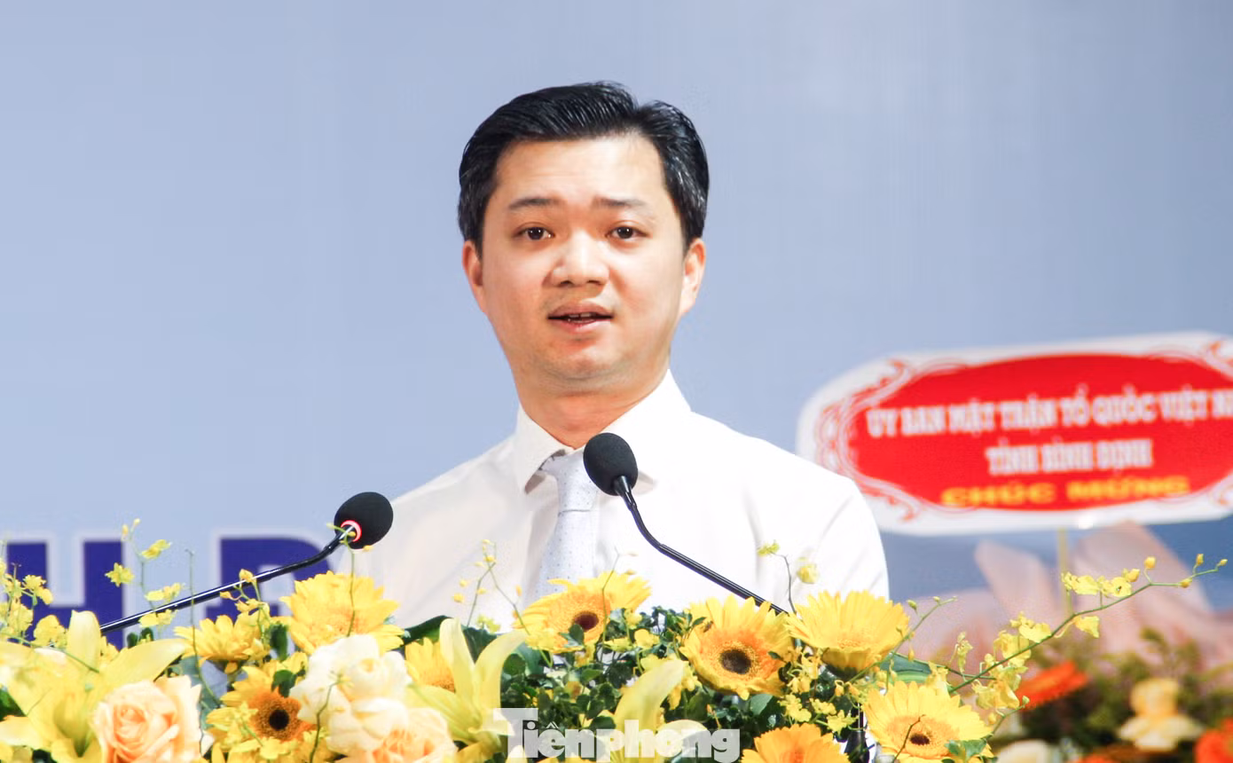 Anh Nguyễn Minh Triết - Bí thư T.Ư Đoàn, Chủ tịch T.Ư Hội Sinh viên Việt Nam phát biểu chỉ đạo Đại hội. Ảnh: Trương Định
