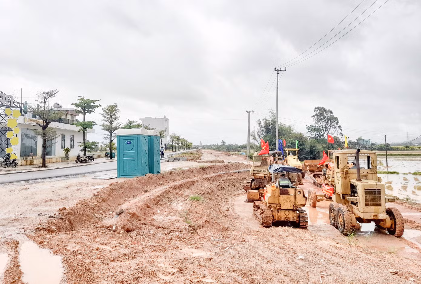 Dự án hoàn thành sẽ đáp ứng nhu cầu đi lại, vận chuyển hàng hóa, giao thương giữa TX An Nhơn và huyện Tuy Phước... Ảnh: Trương Định