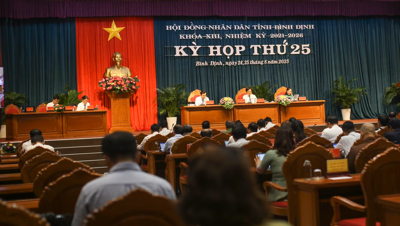 Kỳ họp thứ 25, HĐND tỉnh Bình Định khóa XIII. Kỳ họp thứ 25, HĐND tỉnh Bình Định khóa XIII.