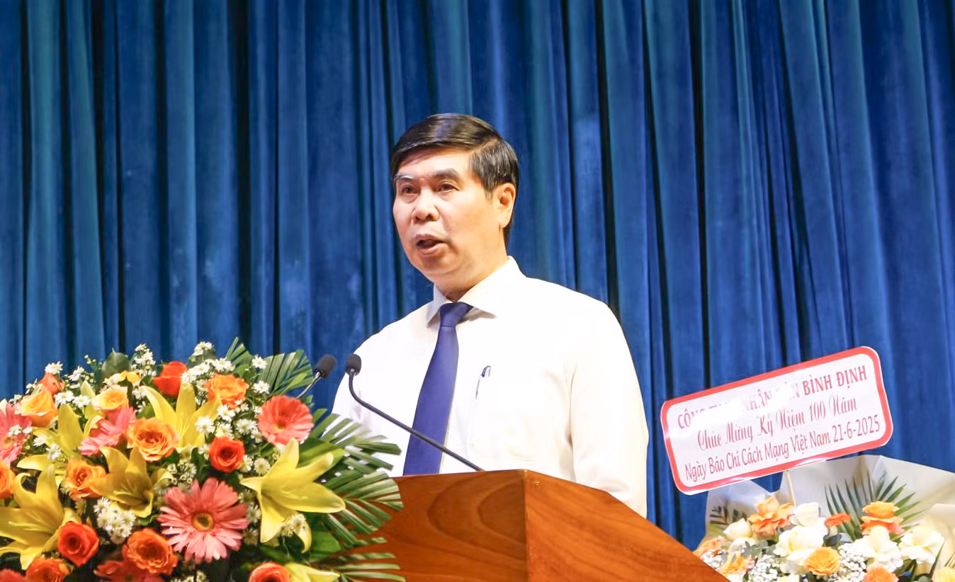 Phó Chủ tịch UBND tỉnh Bình Định Lâm Hải Giang ghi nhận sự đóng góp của báo chí.