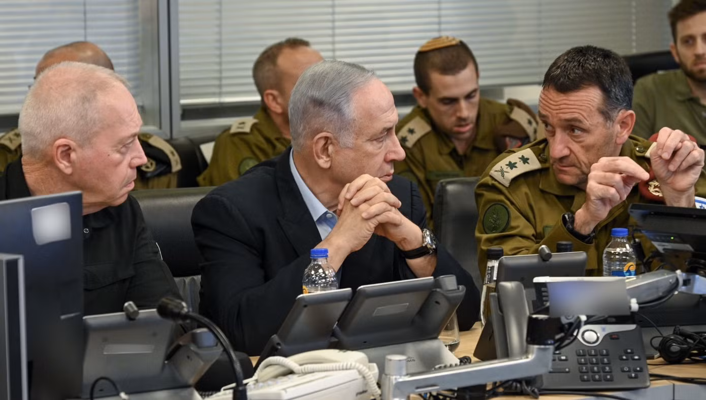 Thủ tướng Israel Benjamin Netanyahu họp với các tướng lĩnh tại Tel Aviv, ngày 20/7. (Ảnh: Times of Israel)