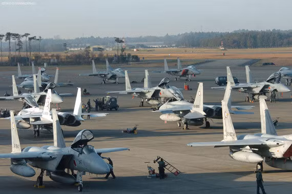 Không quân Nhật bản được trang bị các phi đội F-15J hiện đại. Không quân Nhật bản được trang bị các phi đội F-15J hiện đại