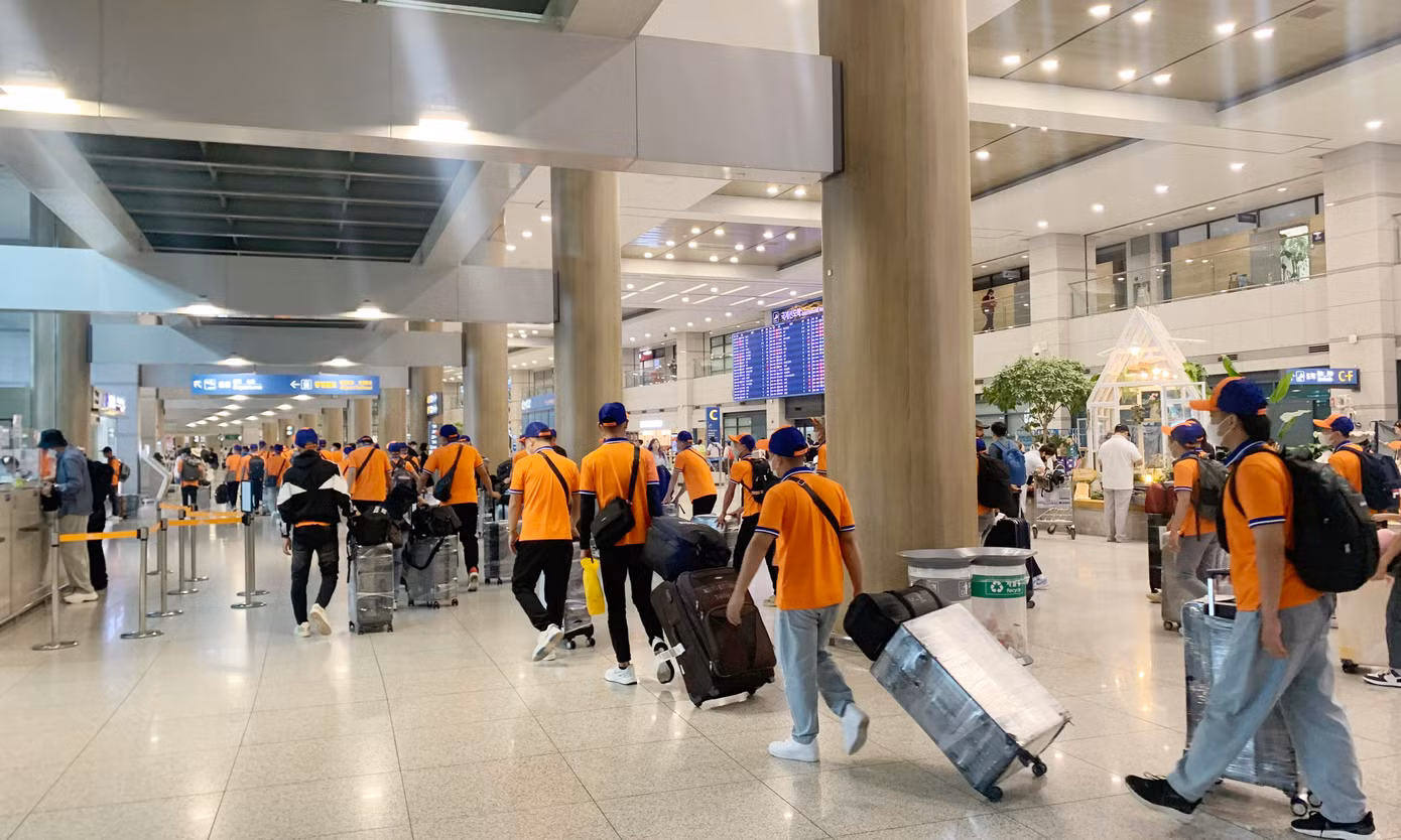 Người lao động đi làm việc ở nước ngoài. Ảnh minh họa: Colab. Người lao động đi làm việc ở nước ngoài. Ảnh minh họa: Colab.