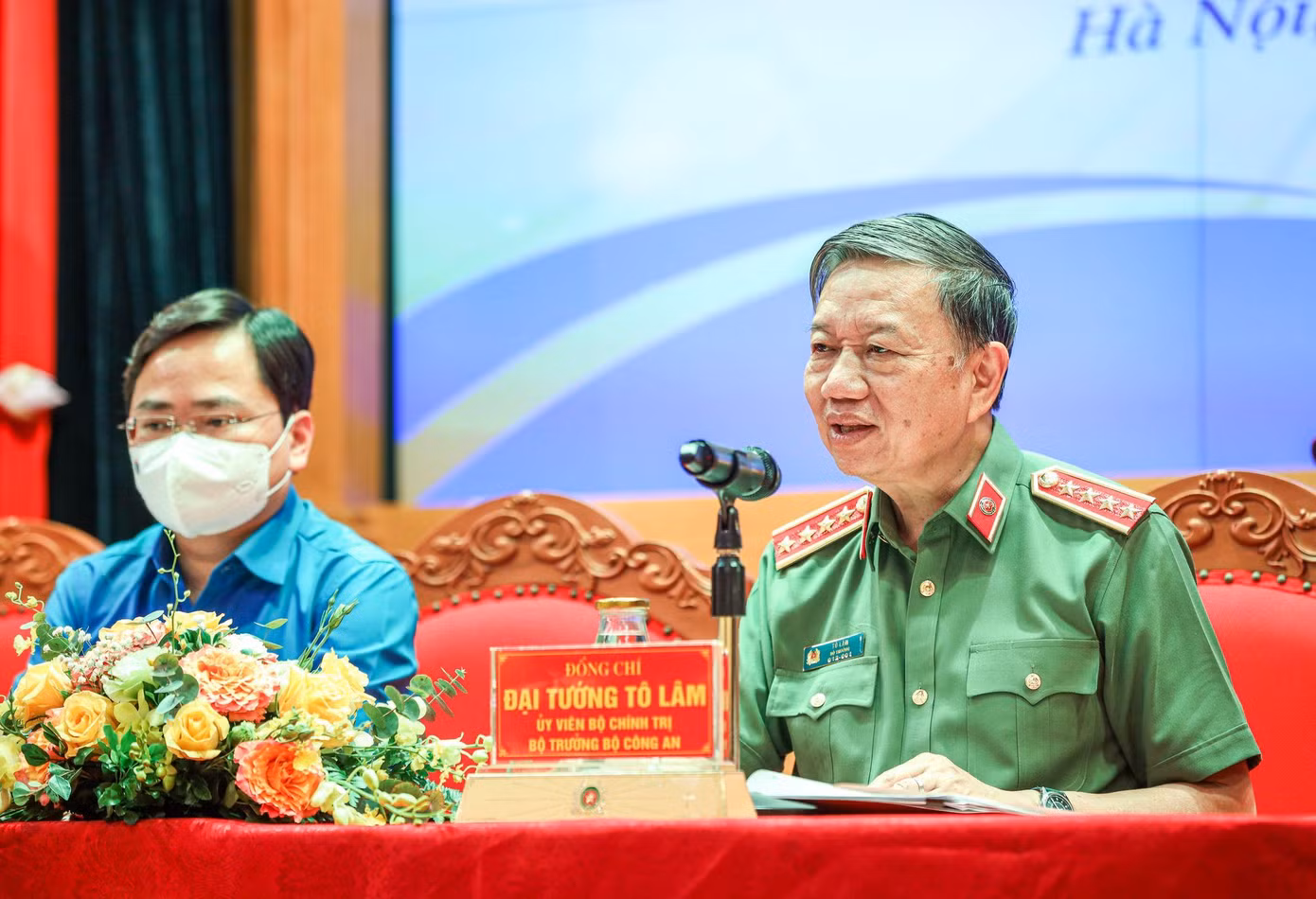 Bộ trưởng Bộ Công an Tô Lâm và anh Nguyễn Anh Tuấn, Bí thư thứ nhất Trung ương Đoàn TNCS Hồ Chí Minh tại buổi gặp mặt