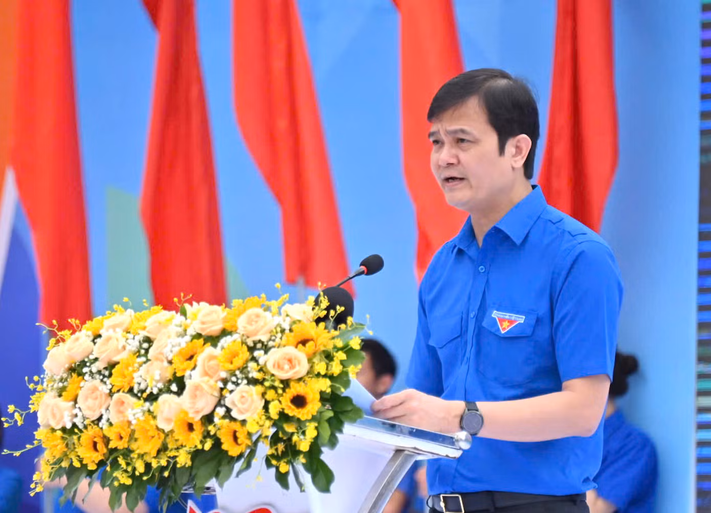 Anh Bùi Quang Huy phát biểu tại lễ ra quân