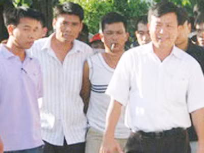 Bê (hút thuốc) bị lực lượng chức năng bắt giữ vì nổ súng giết 