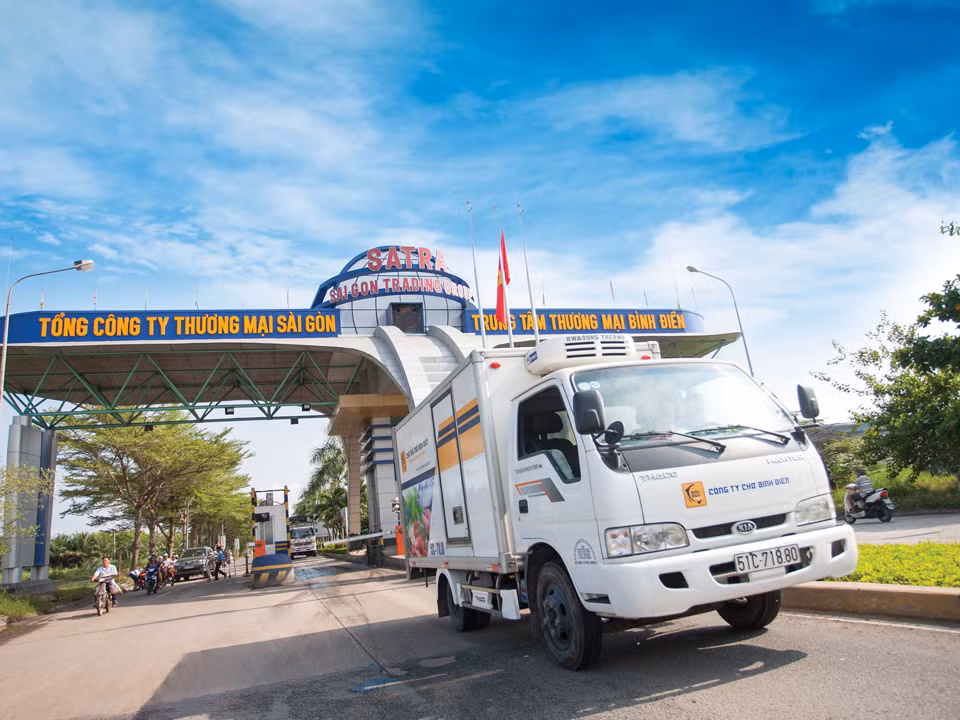 Công ty Quản lý và Kinh doanh chợ Bình Điền - đơn vị thành viên của SATRA - đã từng bước khắc phục các khó khăn, tiếp tục đưa hoạt động của chợ vào ổn định.. Ảnh: SATRA Công ty Quản lý và Kinh doanh chợ Bình Điền - đơn vị thành viên của SATRA - đã từng bước khắc phục các khó khăn, tiếp tục đưa hoạt động của chợ vào ổn định.. Ảnh: SATRA