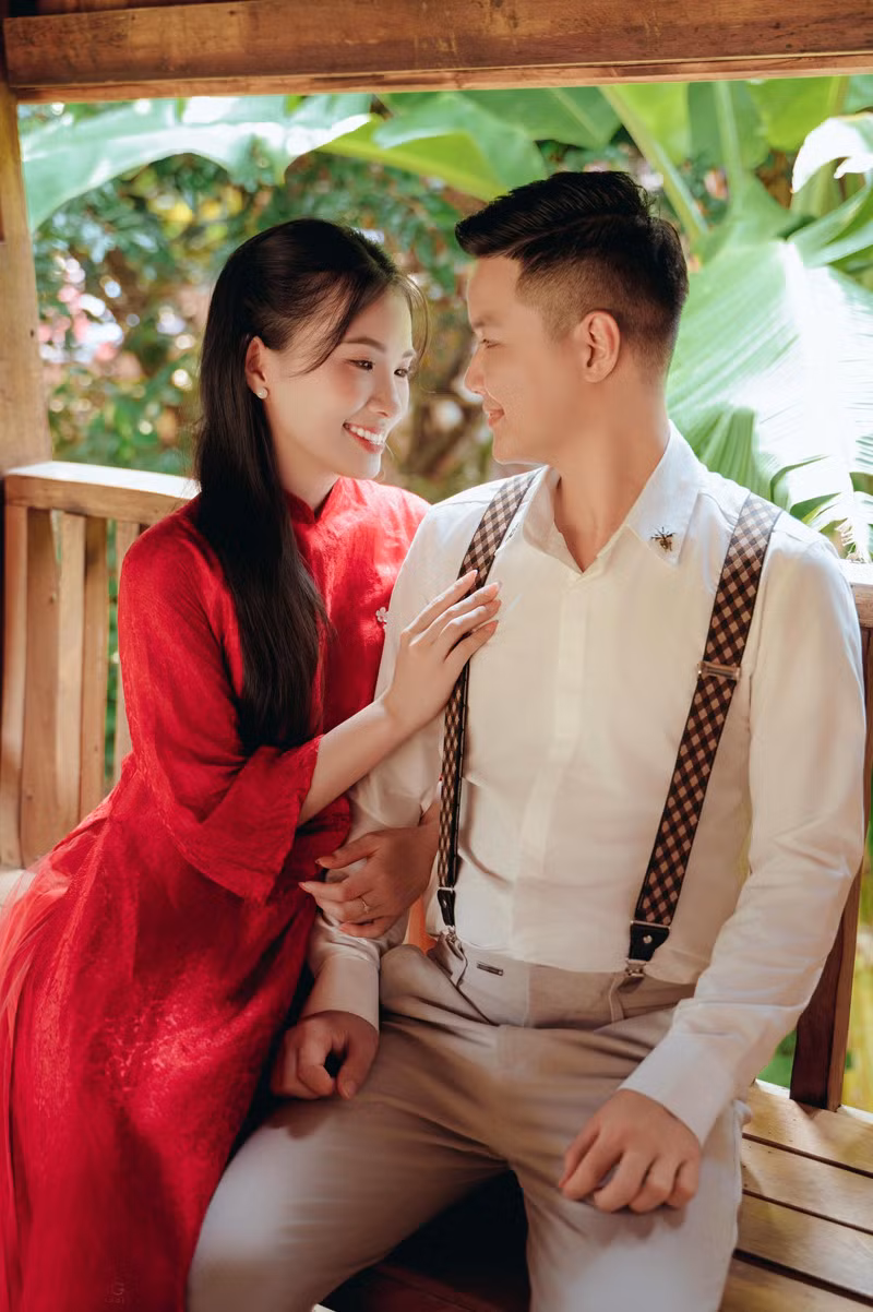 Hạnh phúc đến muộn nhưng rất ngọt ngào. Hạnh phúc đến muộn nhưng rất ngọt ngào.
