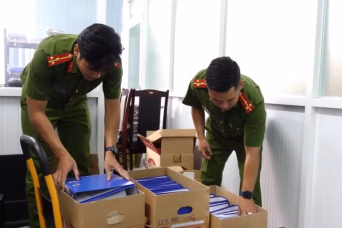 Các tang vật thu giữ trong vụ án. Ảnh: Công an cung cấp. Các tang vật thu giữ trong vụ án. Ảnh: Công an cung cấp.