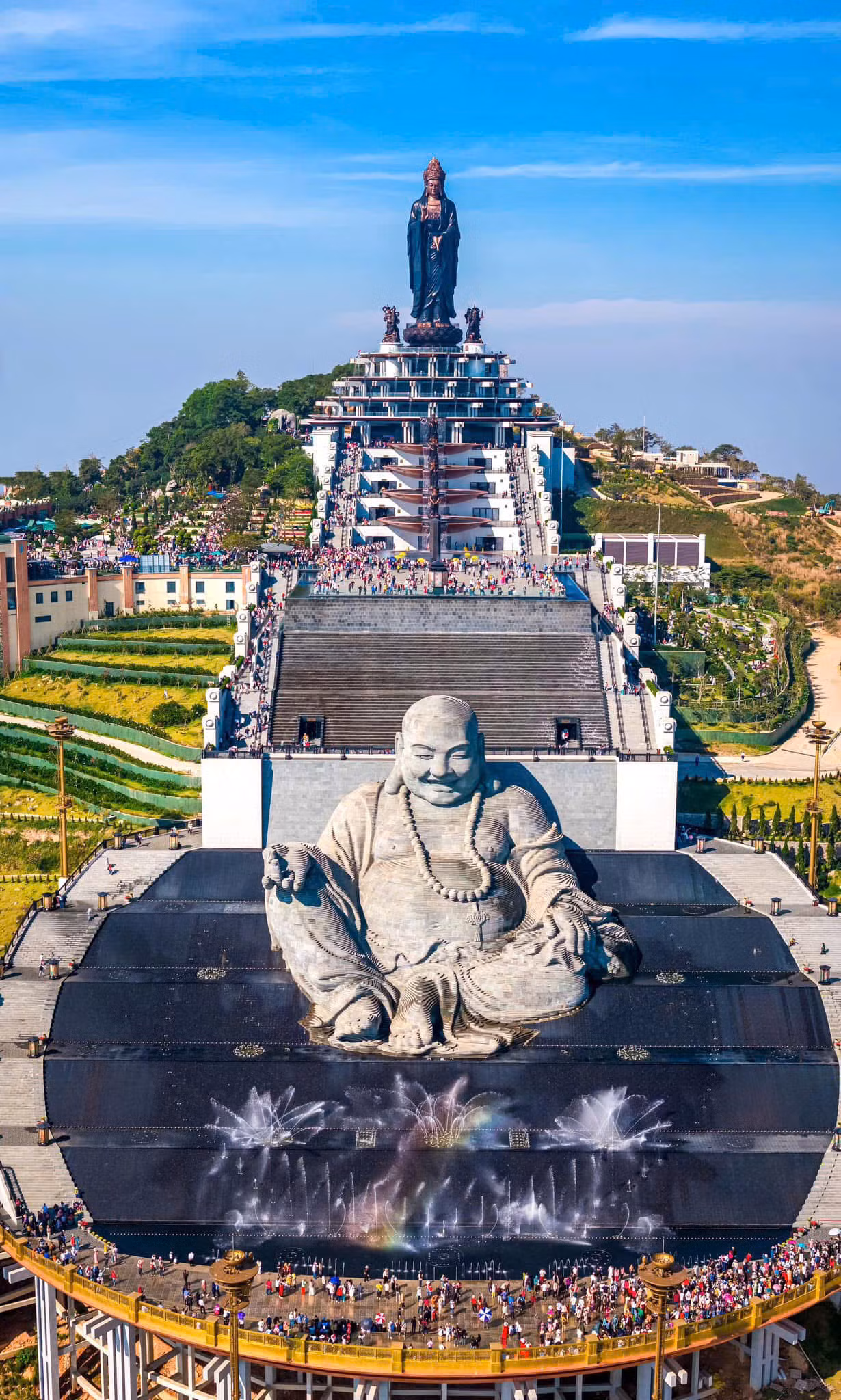 Hội Xuân núi Bà Đen thu hút đông đảo du khách và người dân địa phương. (Ảnh: Minh Tú) Hội Xuân núi Bà Đen thu hút đông đảo du khách và người dân địa phương. (Ảnh: Minh Tú)