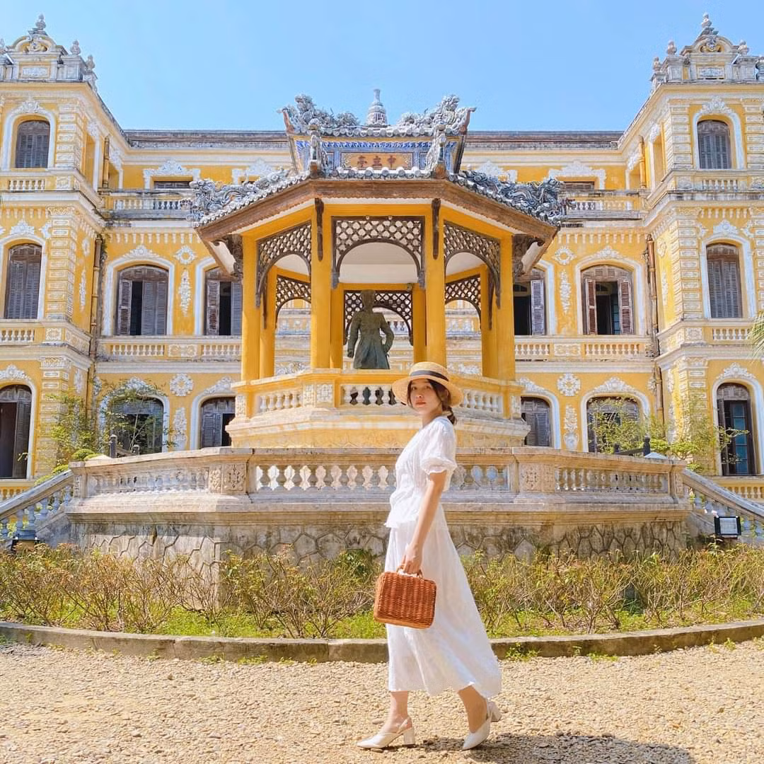 Cung An Định với lối kiến trúc tuyệt đẹp. (Ảnh: Ngan Bella) Cung An Định với lối kiến trúc tuyệt đẹp. (Ảnh: Ngan Bella)