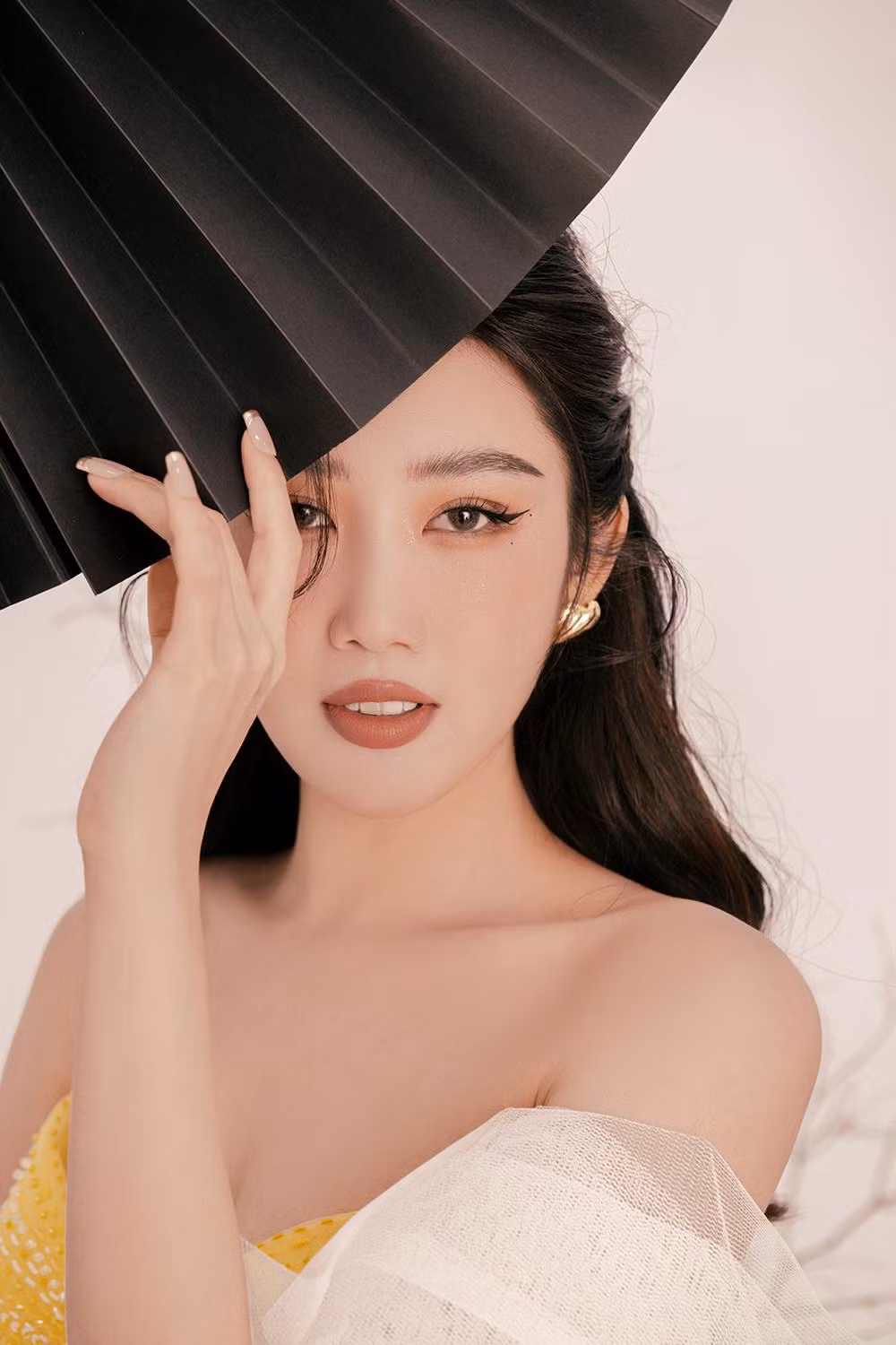 Qua từng tập phim, Thúy Ngân cho thấy sự đa chiều cảm xúc nhưng lại hài hòa đầy tinh tế nơi nhân vật.
