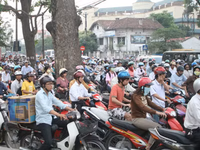 Theo quyết định của UBND TP Hà Nội từ 21/7 trên 4,5 triệu xe máy phải nộp phí đường bộ. Ảnh: Trọng Đảng