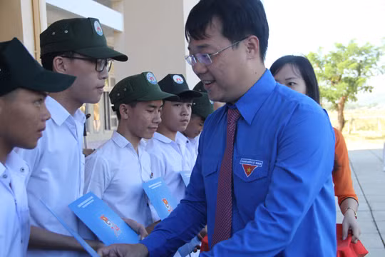 Gần 24 triệu học sinh, sinh viên hân hoan khai giảng năm học mới ảnh 4