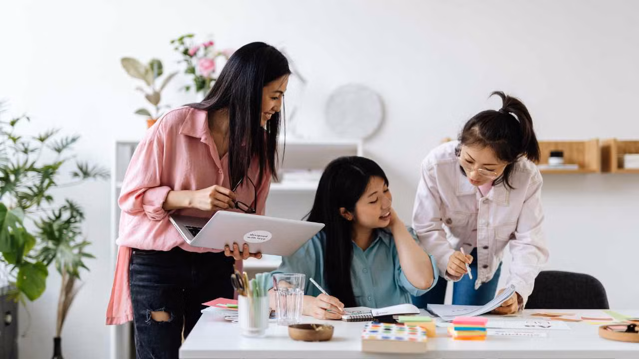 Đôi khi không cần phải thuộc lòng toàn bộ, chỉ cần nhớ những ý chính để đảm bảo không sót bất kì gạch đầu dòng nào. Đôi khi không cần phải thuộc lòng toàn bộ, chỉ cần nhớ những ý chính để đảm bảo không sót bất kì gạch đầu dòng nào.
