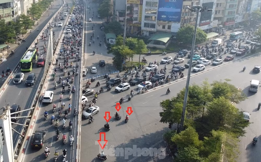 Nút giao Ngã Tư Sở được điều chỉnh, tổ chức lại giao thông từ 30/12.