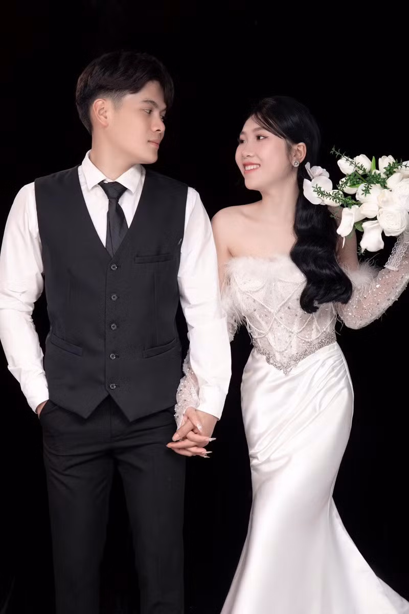 Cặp đôi có 6 năm quen nhau trước khi về chung một nhà. Cặp đôi có 6 năm quen nhau trước khi về chung một nhà.