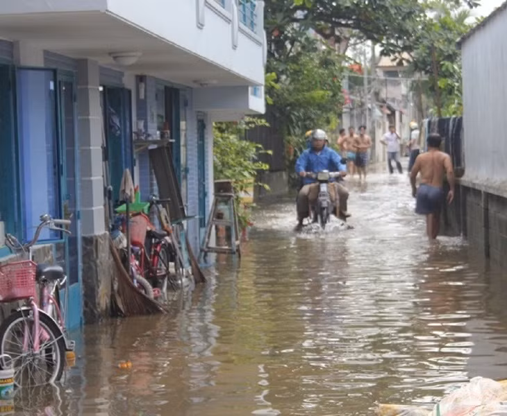 Hơn 20 hộ dân bị ngập nặng