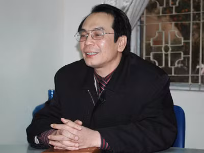 Thầy Nguyễn Xuân Lâm, Phó hiệu trưởng trường THPT Kim Liên trao đổi với phóng viên. Thầy Nguyễn Xuân Lâm, Phó hiệu trưởng trường THPT Kim Liên trao đổi với phóng viên