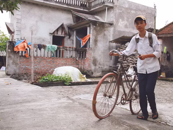 Chiếc xe cà tàng Duẩn đi học hằng ngày Ảnh: Trường Phong
