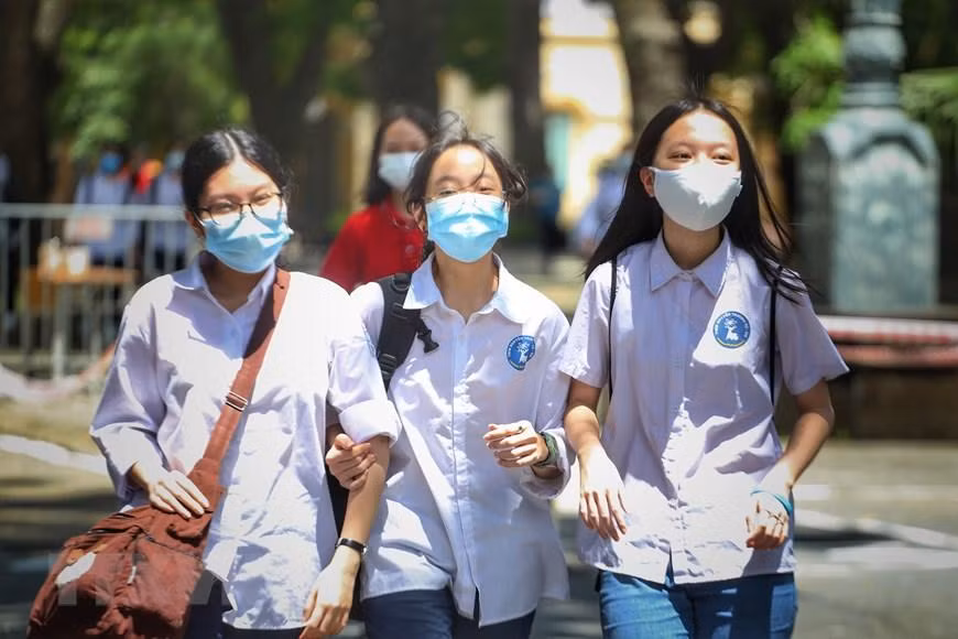 Để có thể bắt đầu năm học mới vào đầu tháng 9, thầy cô và trò TP.HCM sẽ phải vượt qua rất nhiều khó khăn. Ảnh minh họa từ Internet. Để có thể bắt đầu năm học mới vào đầu tháng 9, thầy cô và trò TP.HCM sẽ phải vượt qua rất nhiều khó khăn. Ảnh minh họa từ Internet.