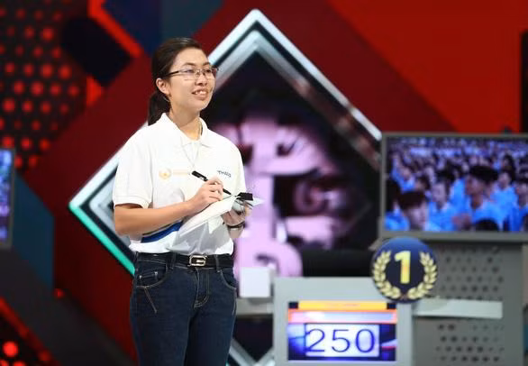 Dù có vẻ ngoài "thấp bé nhẹ cân", nhưng Thu Hằng đa tài lắm đấy! Ảnh: VTV