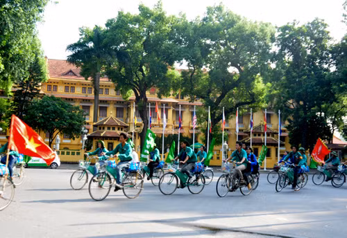 Những vòng xe tình nguyện đã lăn về tới Hà Nội